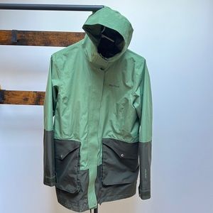 Marmot women’s raincoat, gortex